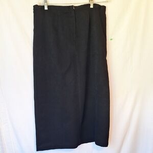 Jaclyn Smith Classic Womens Black Pencil Skirt. Size 16W. Slit In Back. Lined